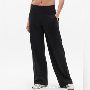 Athleta Black Wide Leg Pants with High Waist and Flowing Silhouette